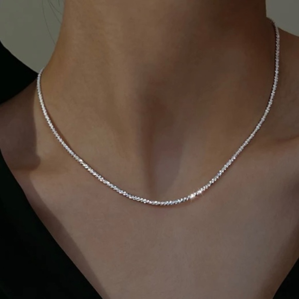 925 Silver Necklace with Minimalist Design and Subtle Shine